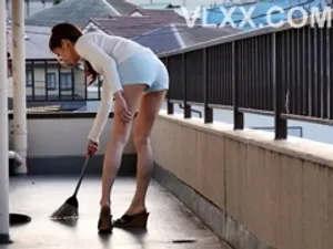 Bác sĩ nắc nữ hộ lý thực tập ngây thơ