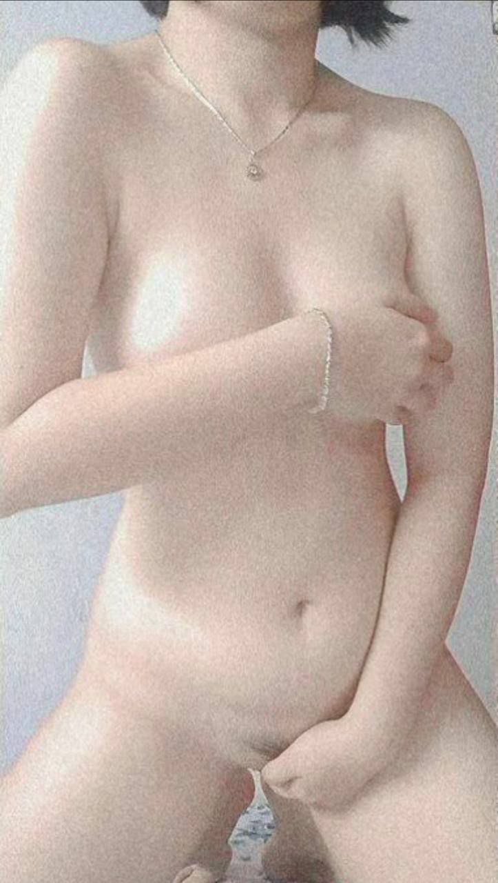 Anh đừng có liếm lồn em nữa